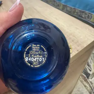 Versace unertei us, Улаанбаатар — Баянзүрх — 16-р хороолол
