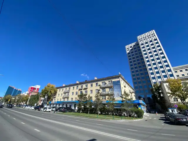 Хотын төвд монгол банкны хажууд 2 өрөө гал тогоо тусдаа байр 60мкв, Улаанбаатар — Чингэлтэй — Цэцэг төв