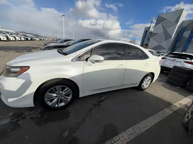 Lexus HS