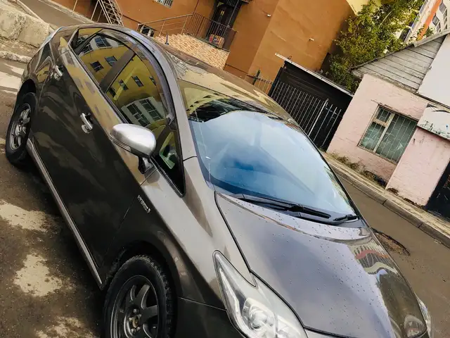 Toyota Prius 30