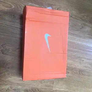 Nike 36 sz puuz, Улаанбаатар — Сүхбаатар — 11-р хороолол