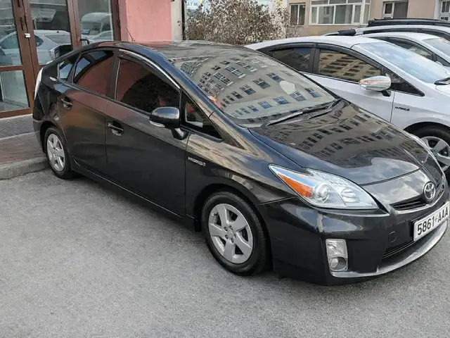 Toyota Prius 30