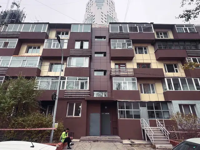 1-р сургуулийн урд тавилгатай 4 өрөө байр 78m2, Улаанбаатар — Сүхбаатар — 2-р хороо