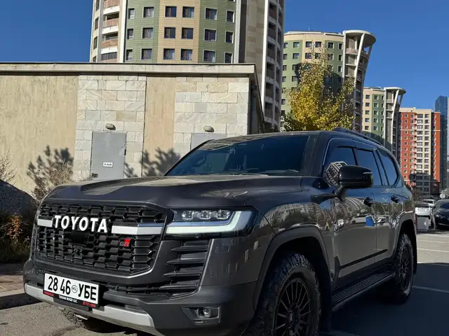 Toyota Land Cruiser 300