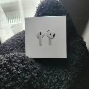Airpods 4, Улаанбаатар — Чингэлтэй — Хайлааст