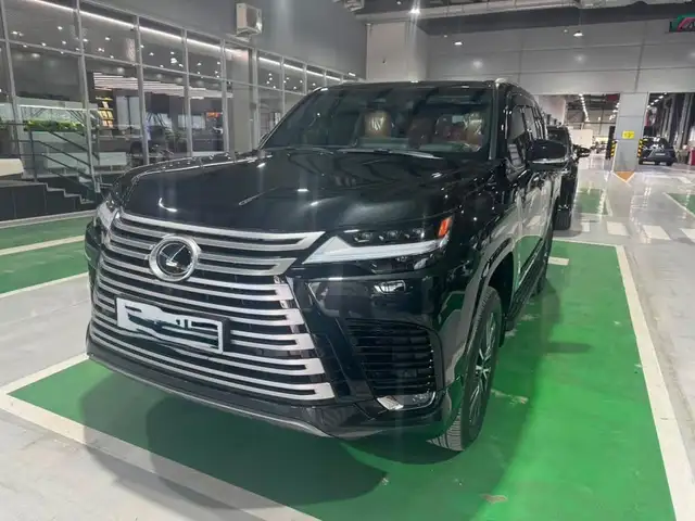 Lexus LX 600