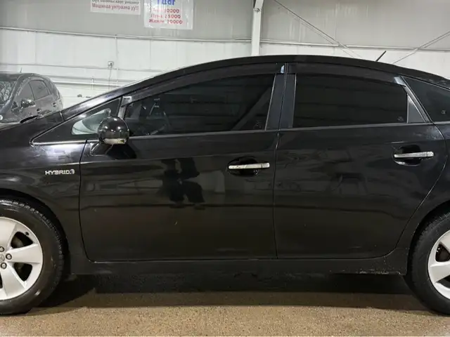 Toyota Prius 30