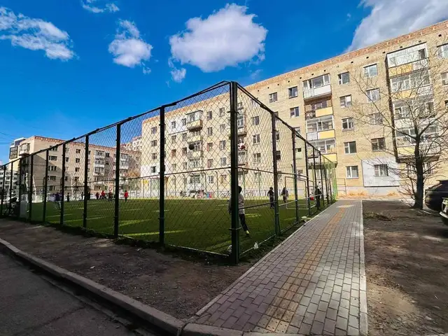 Бгд-ын 4-р хороо төмөр замын эмнэлэгийн зүүн талдаа 3 өрөө 60мкв, Улаанбаатар — Баянгол — 4-р хороо