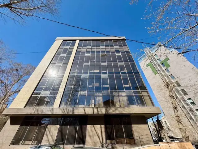 Чингисийн музейн баруун талд оффис 60м2, Улаанбаатар — Сүхбаатар — Сүхбаатарын талбай