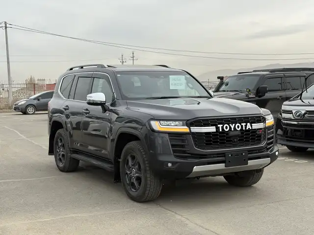 Toyota Land Cruiser 300