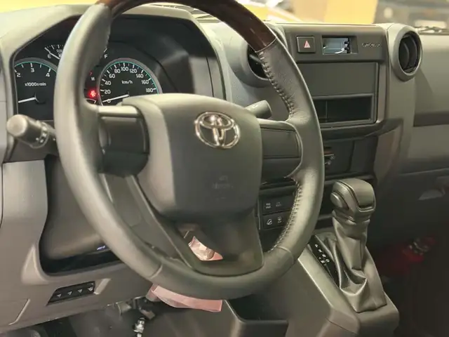 Toyota Land Cruiser 77