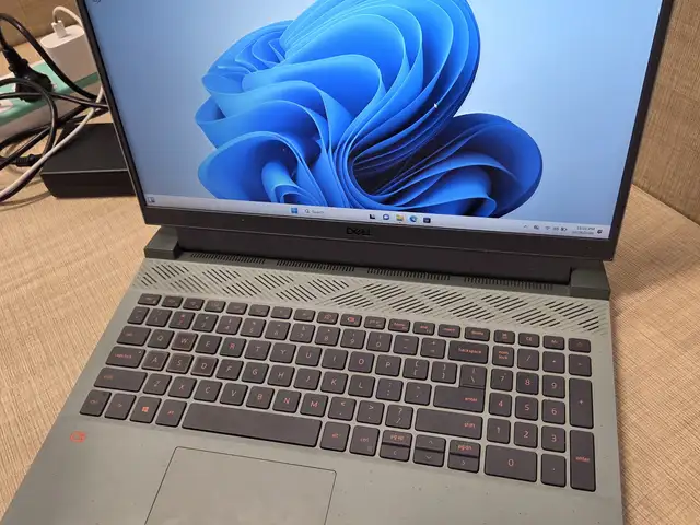 Dell 15.6", AMD Ryzen 5, 16 GB RAM, 256 GB, Улаанбаатар — Баянгол — Өргөө - 1 кино театр