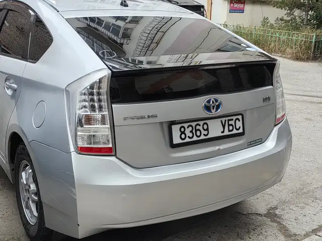 Toyota Prius 30