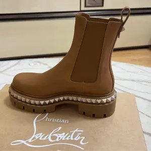 Оригнал гутал cristian louboutine, Улаанбаатар — Хан-Уул — 15-р хороо