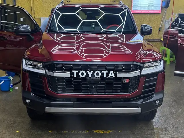Toyota Land Cruiser 300