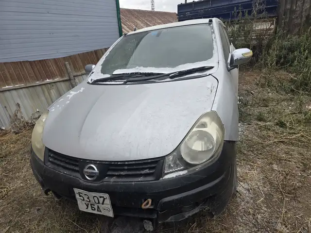 Nissan Advan