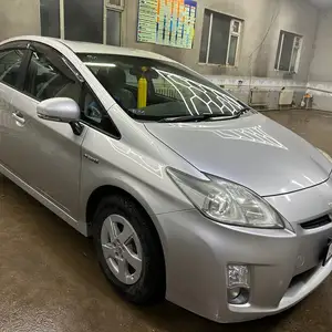 Toyota Prius 30