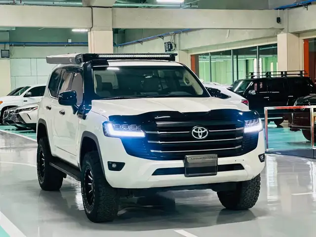 Toyota Land Cruiser 300