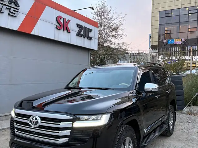 Toyota Land Cruiser 300