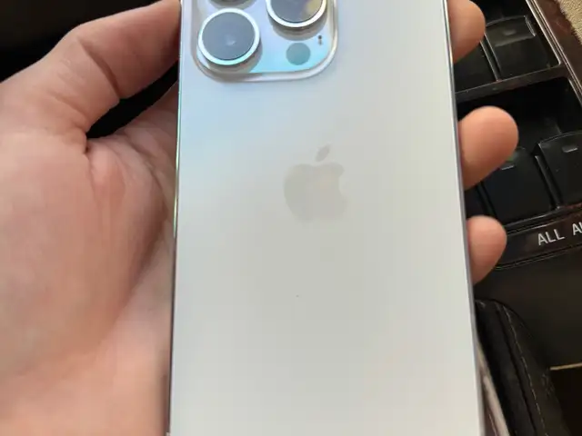 Apple iPhone 14 Pro, 256 gb, Silver, Улаанбаатар — Баянзүрх — 13-р хороолол
