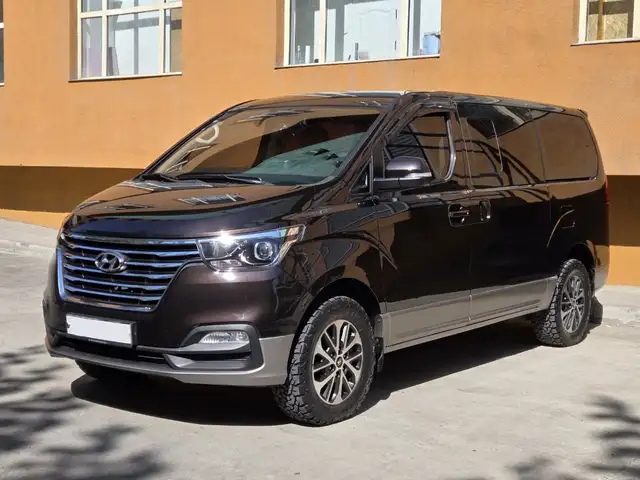 Hyundai Starex