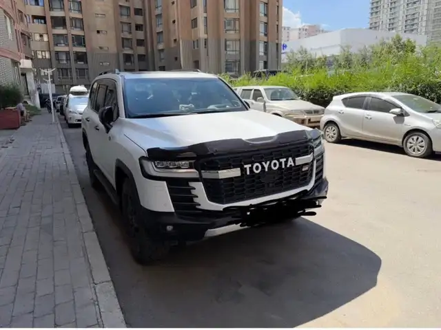Toyota Land Cruiser 300