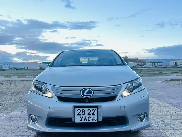 Lexus HS