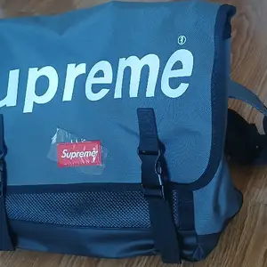 Supreme брендын спорт загвартай цүнх, Улаанбаатар — Чингэлтэй — 32 тойрог