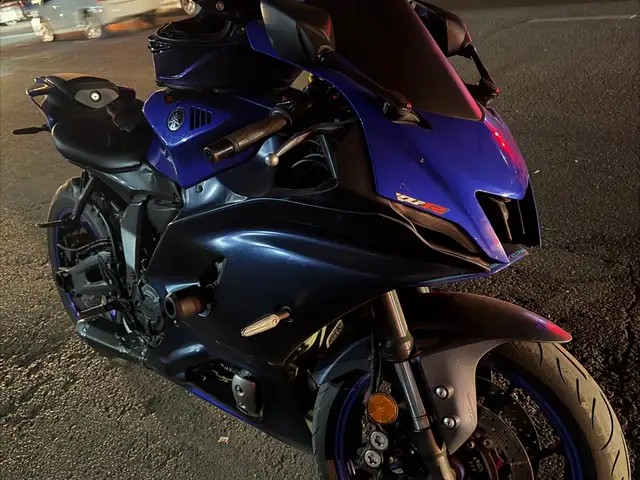 yamaha yzf r7, Улаанбаатар — Сүхбаатар — 8-р хороо
