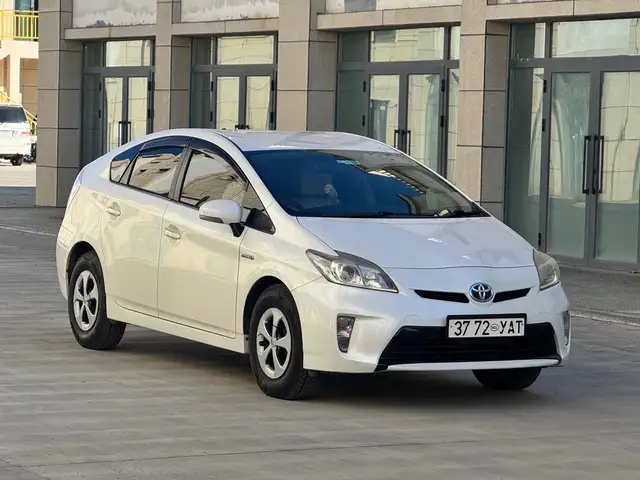 Toyota Prius 30