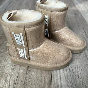Ориг ugg хүүхдийн гутал, Улаанбаатар — Баянзүрх — 3-р хороо