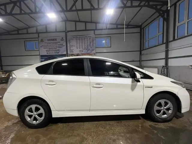 Toyota Prius 30