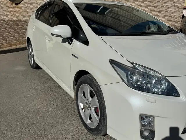 Toyota Prius 30