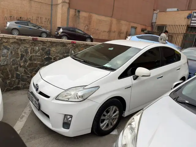 Toyota Prius 30