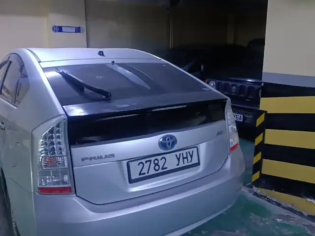 Toyota Prius 30