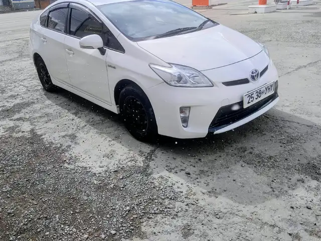 Toyota Prius 30