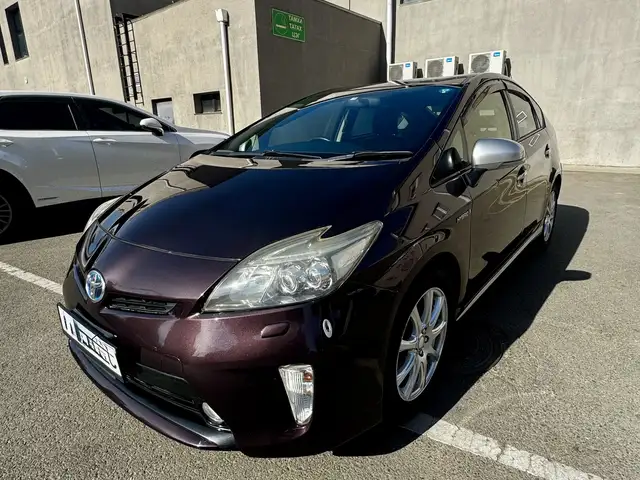 Toyota Prius 30