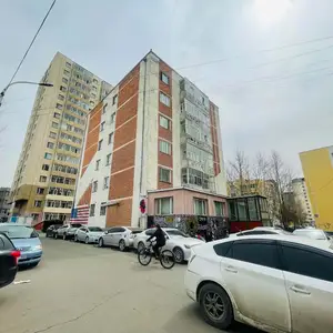 ЧД Их дэлгүүрийн чанх хойно тавилгатай 42м² 2 өрөө байр, Улаанбаатар — Чингэлтэй — 1-р хороо