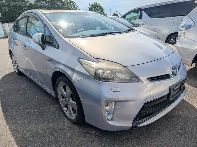 Toyota Prius 30