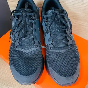 Nike пүүз, Улаанбаатар — Баянзүрх — Натур худалдааны төв