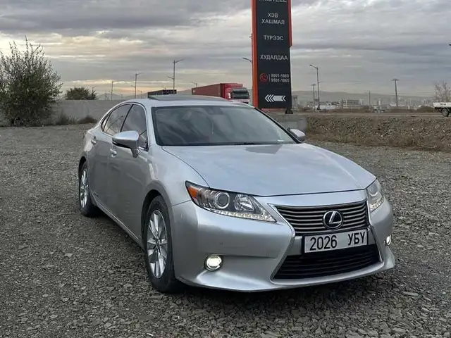 Lexus ES