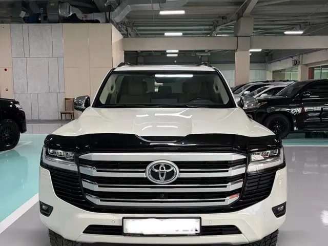 Toyota Land Cruiser 300