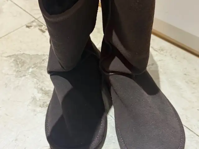 Ugg гутал, Улаанбаатар — Хан-Уул — Хурд
