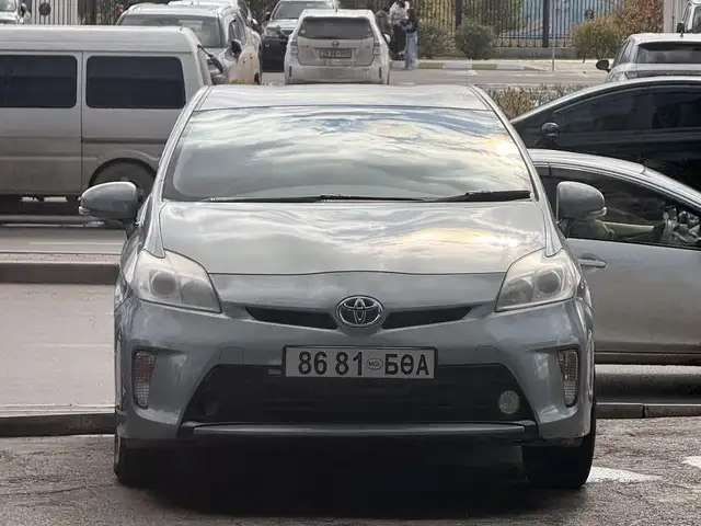 Toyota Prius 30