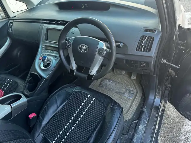 Toyota Prius 30