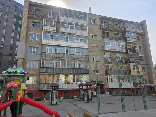 Хотын төвд га тогоо тусдаа 2 өрөө 61m2, Улаанбаатар — Чингэлтэй — 4-р хороо