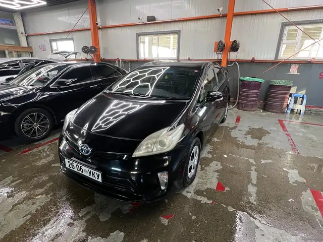 Toyota Prius 30