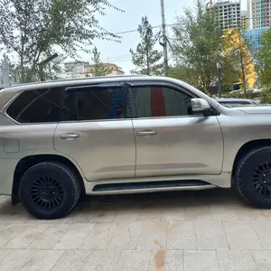 Lexus LX 570