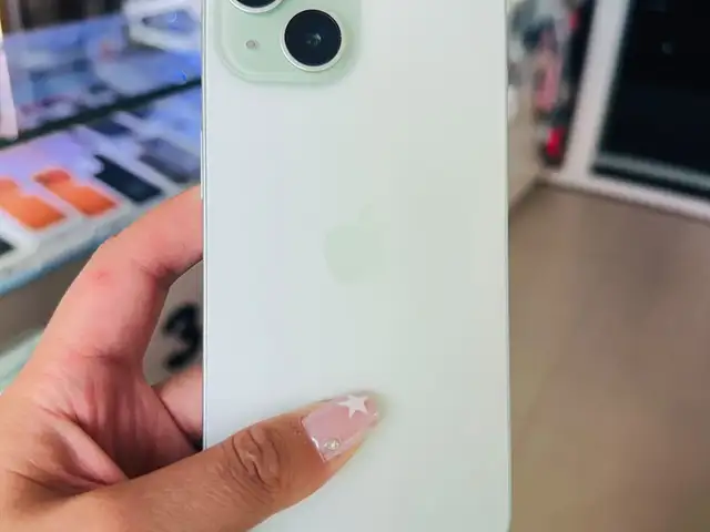 Apple iPhone 15, 128 gb, Green, Улаанбаатар — Сонгинохайрхан — 21-р хороолол