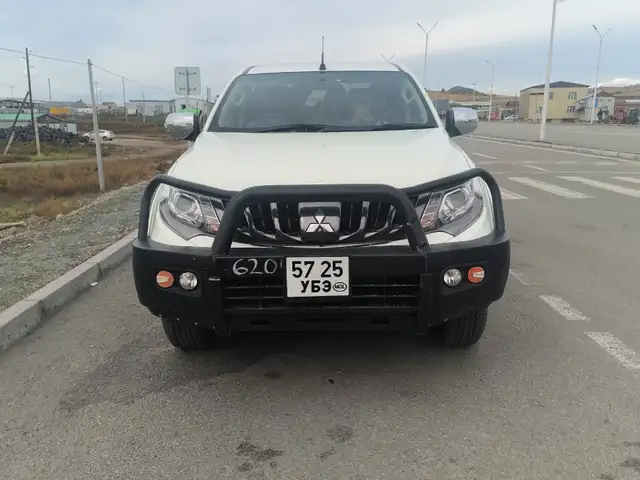 Mitsubishi Pickup
